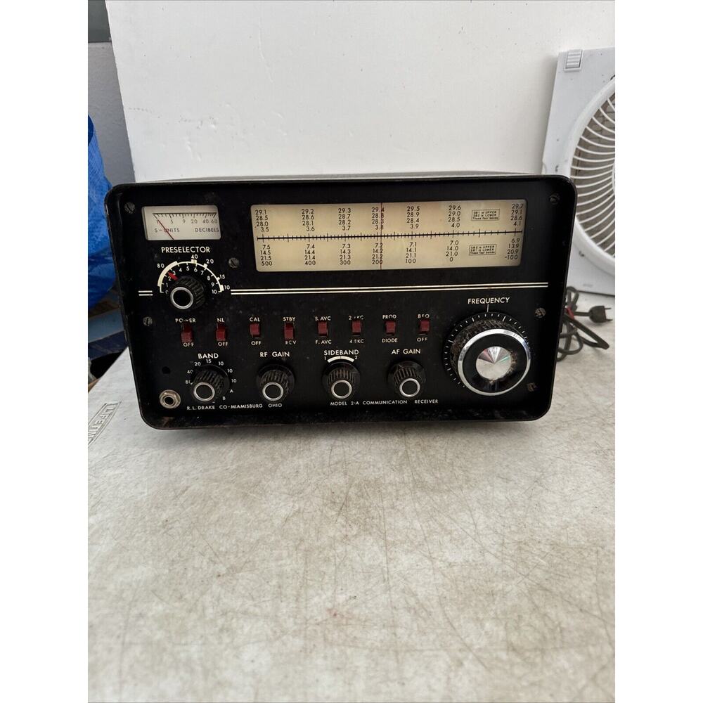 R.L. DRAKE MODEL 2-A COMMUNICATION RECEIVER